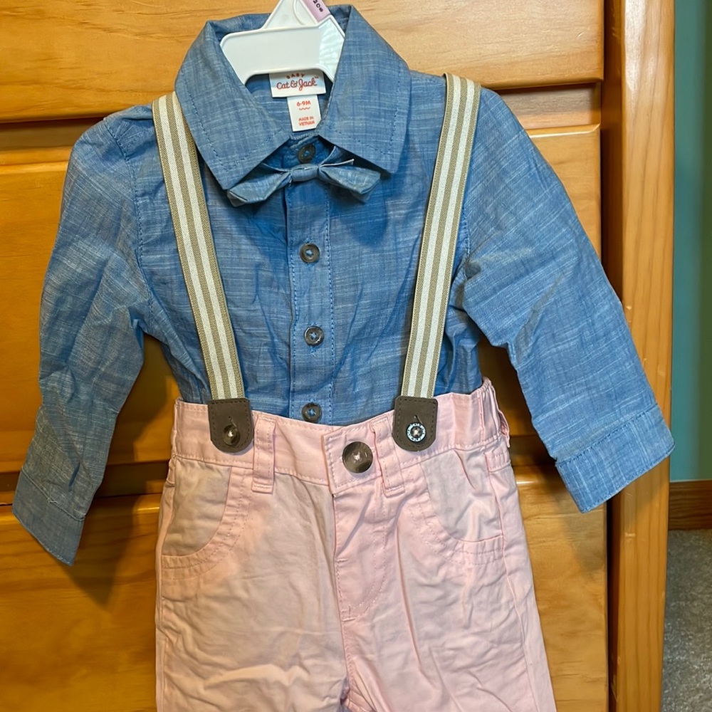 Cat & Jack 3 pieces set, 6-9 mos. New with tags just a little wrinkle.